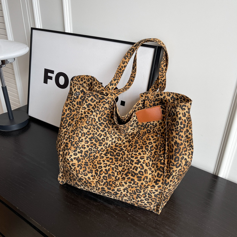 Borsa a Tracolla in Tela Vinta - Women'S Vegan Bags recensione e prezzo