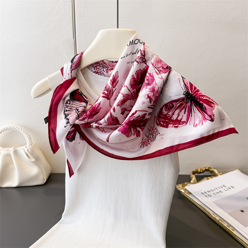 Foulard Quadrato in Seta con S - Women'S Vegan Bags recensione e prezzo